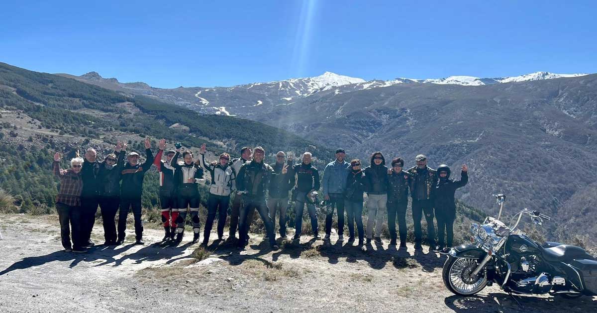 Bikerurlaub in der Motorradgruppe unterwegs in die Berge mit M-Motorradreisen in Andalusien 2023
